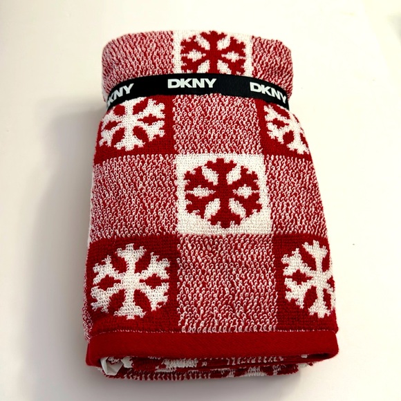 2pc DKNY  Holiday Motif Hand Towel Set - Red Buff - Snowflake - 100% Cotton - Picture 2 of 3